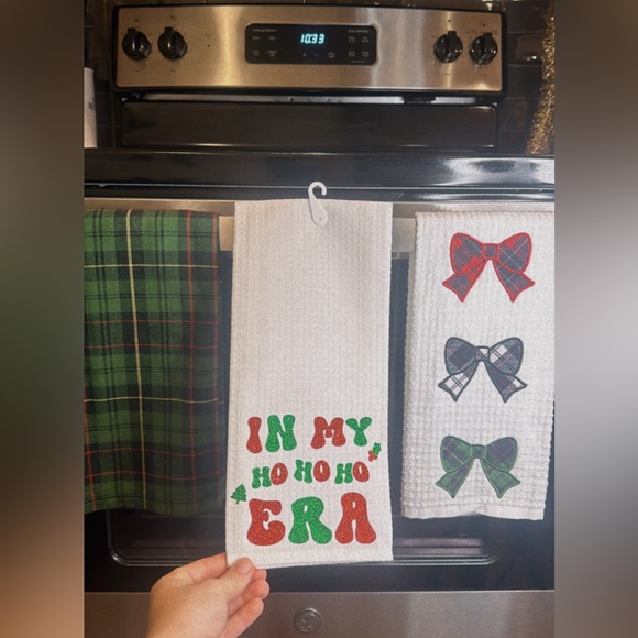 Holiday Kitchen Decor - Kitchen Towels - Picture 4 of 7